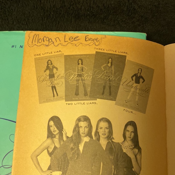 Book Bundle - Picture 4 of 4